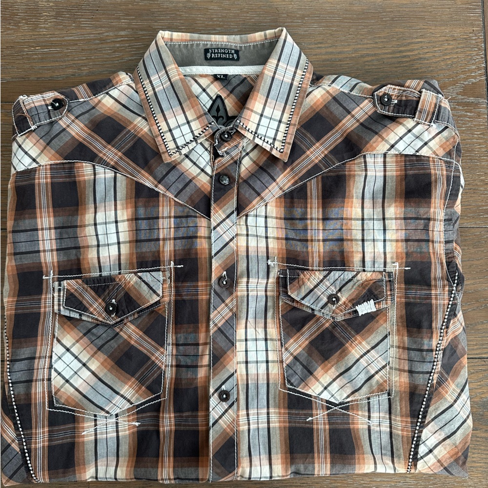 Roar Short Sleeve Button‎ Up Shirt Size XL Gently Worn